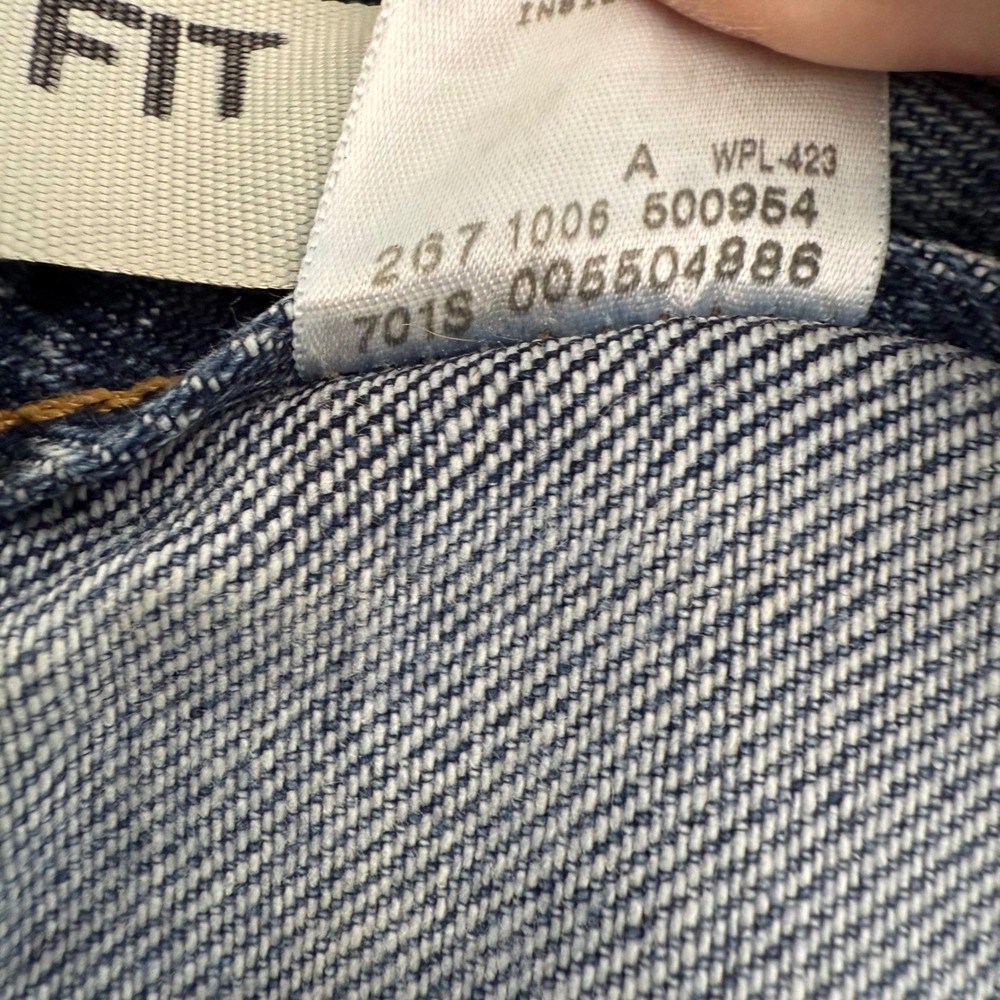 Levi's 550 Relaxed Fit Jeans Men's W38 L32 (38x31) Light Wash Denim Distressed - Picture 9 of 14